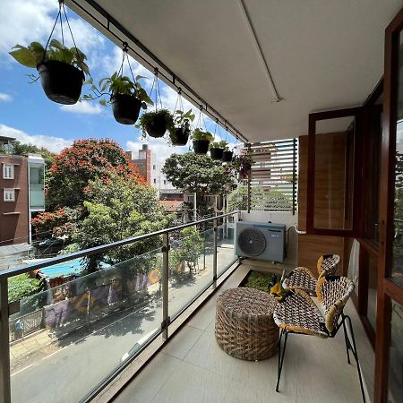 Luho Grande Acomodação com café da manhã Bangalore Exterior foto