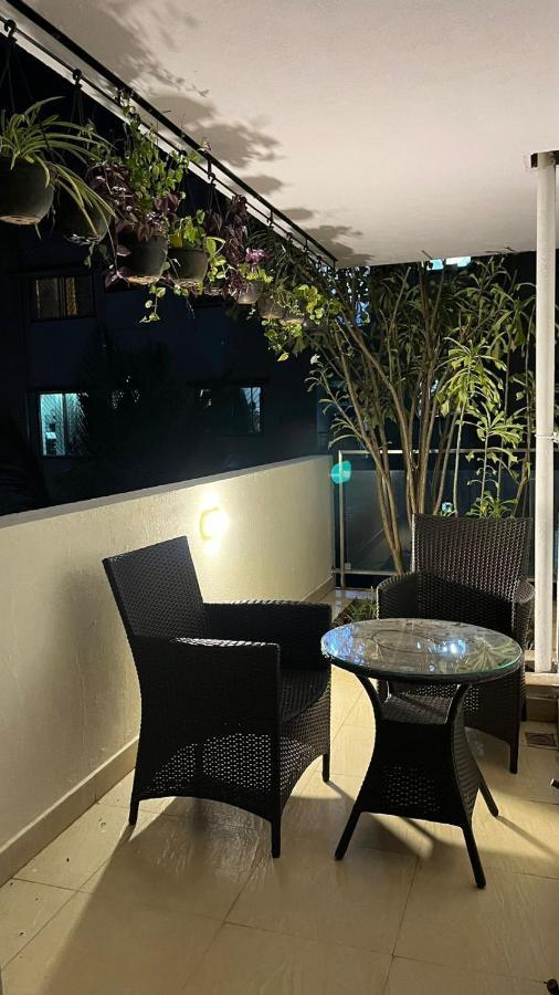 Luho Grande Acomodação com café da manhã Bangalore Exterior foto